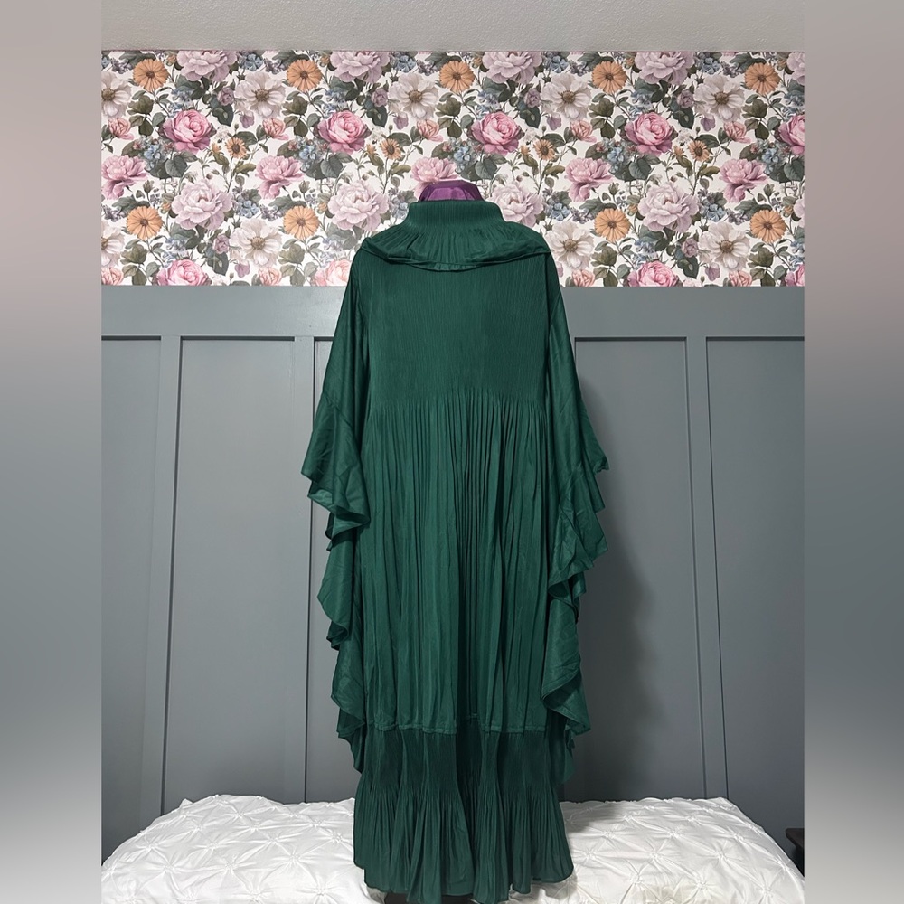 Elegant Green Ruffle Sleeve Maxi Dress